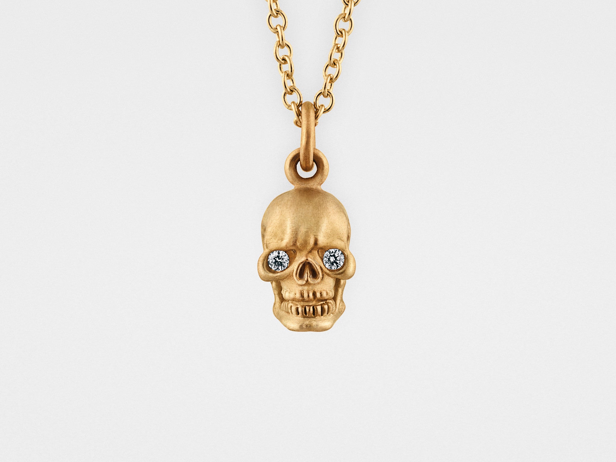 Skull Pendant Necklace in 18kt Gold