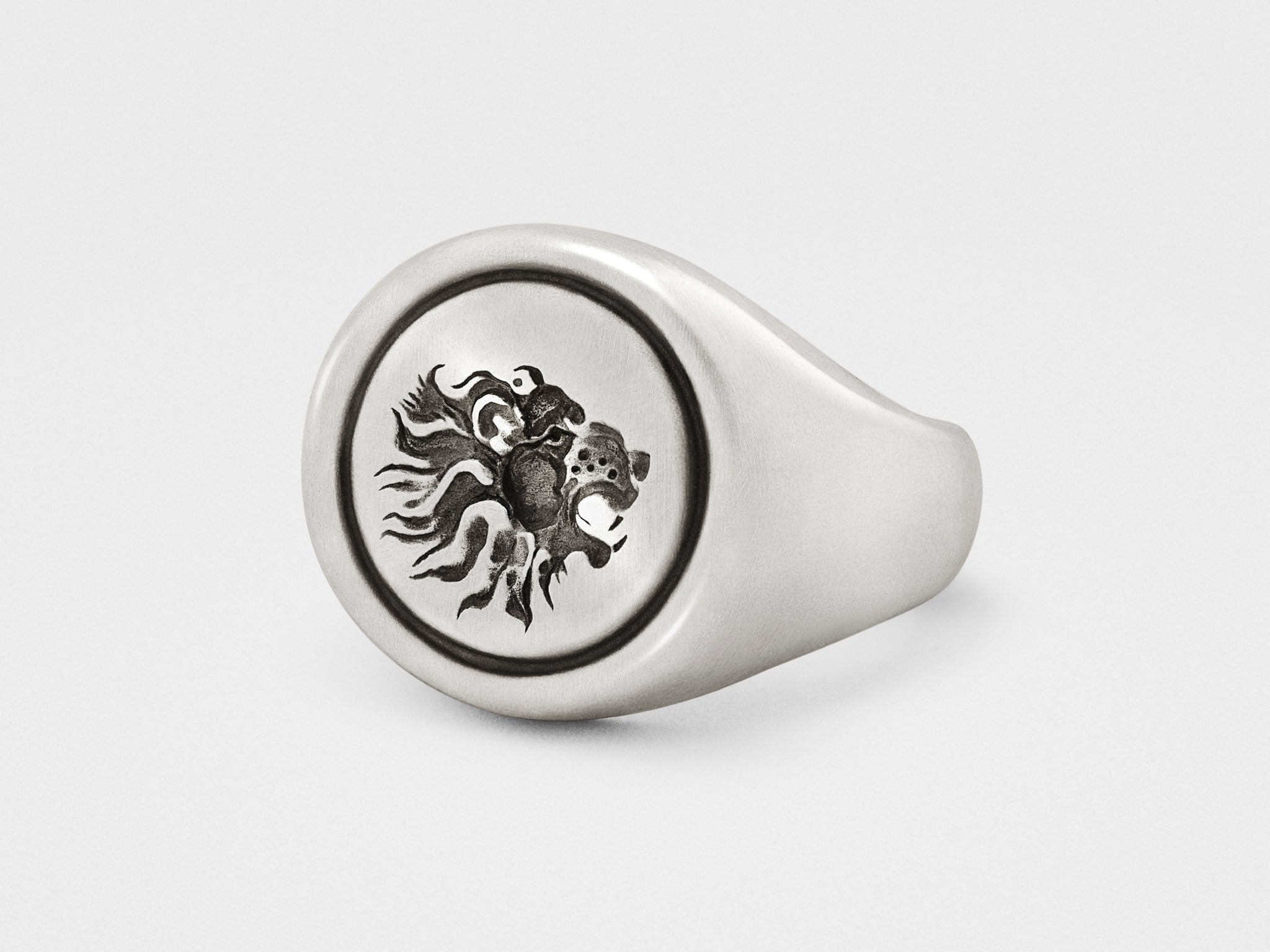 Lion Signet Ring in Sterling Silver – Snake Bones
