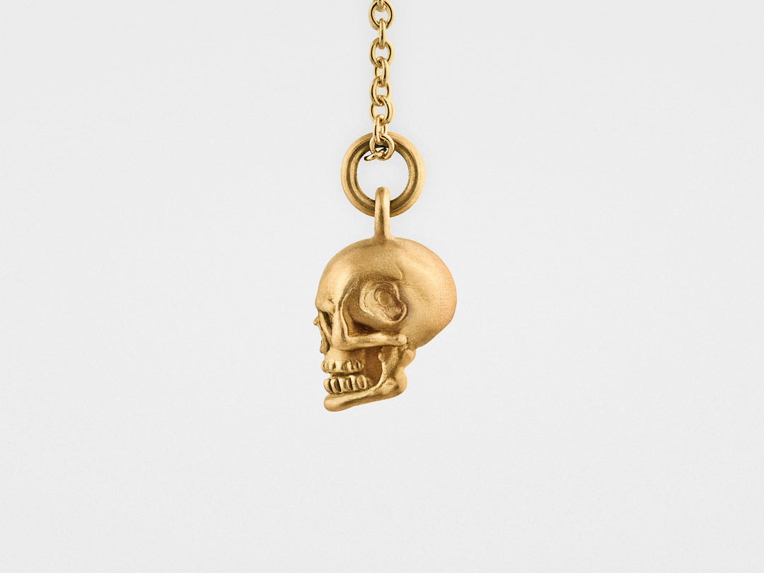 Skull Pendant Necklace in 18kt Gold